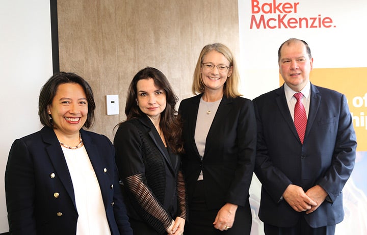 Iniciativa En Arbitraje De Baker McKenzie