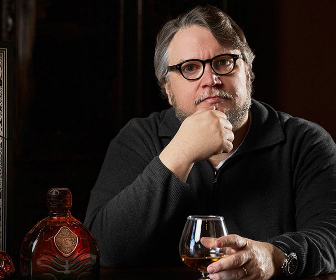 Guillermo del Toro creó Patrón, un tequila de tétrica imagen en edición