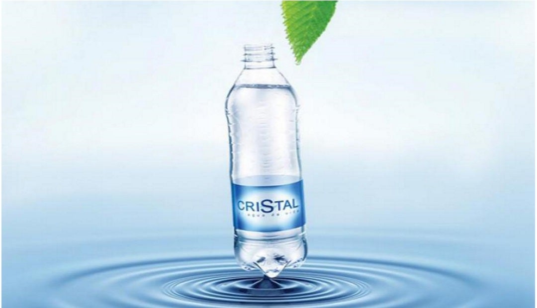Cristal, la marca que domina el mercado del agua embotellada, botella de agua  cristal 