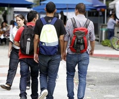 Universitarios