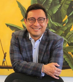 1280x1440_Mauricio-Olivera_gerente-de-Famisanar_LR-(6)