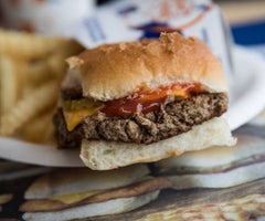 Se encontraron plastificantes en hamburguesas, nuggets y patatas fritas de Wendy's, Burger King y McDonald's. Se encontraron plastificantes en hamburguesas, nuggets y patatas fritas de Wendy's, Burger King y McDonald's.