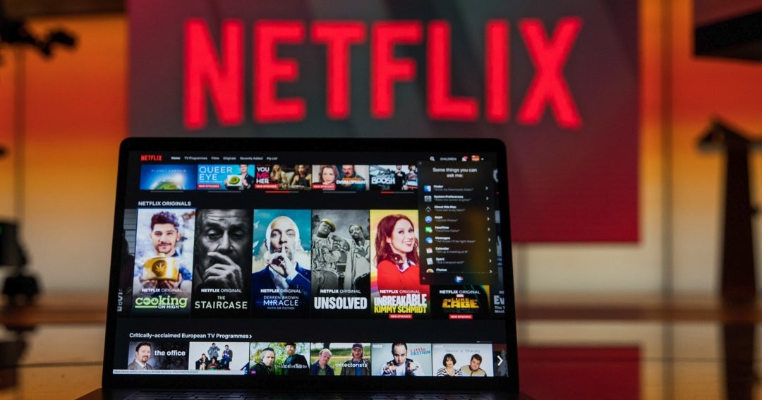 Denuncian empleada por ver Netflix en el trabajo