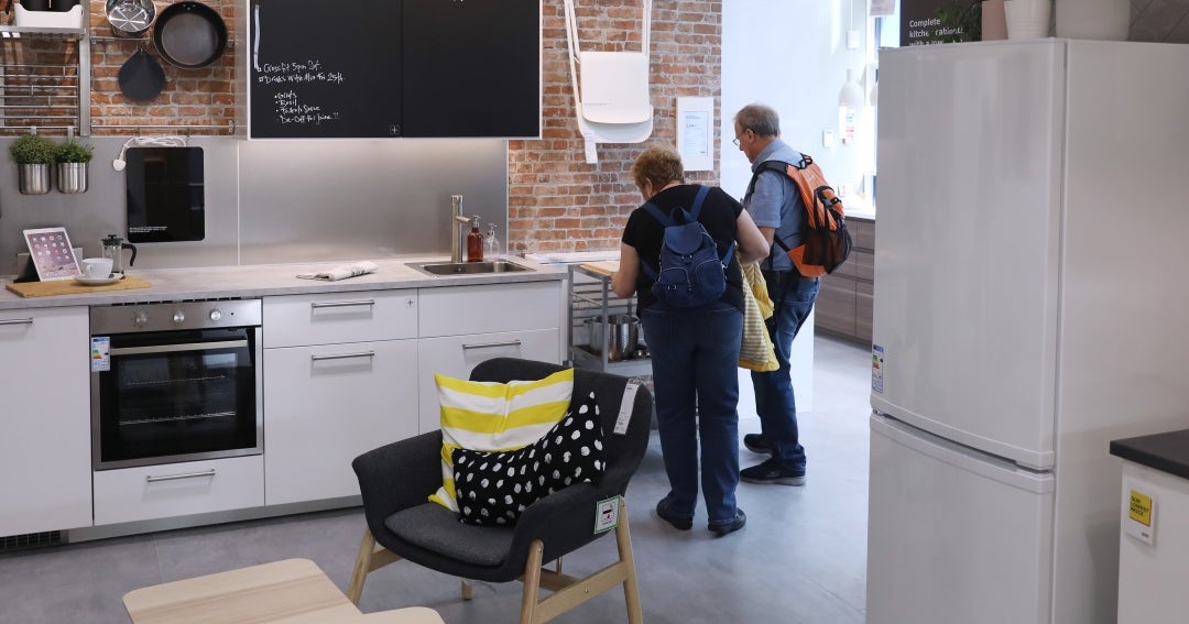 Buscar y comprar muebles para el hogar en puntos físicos es un plan