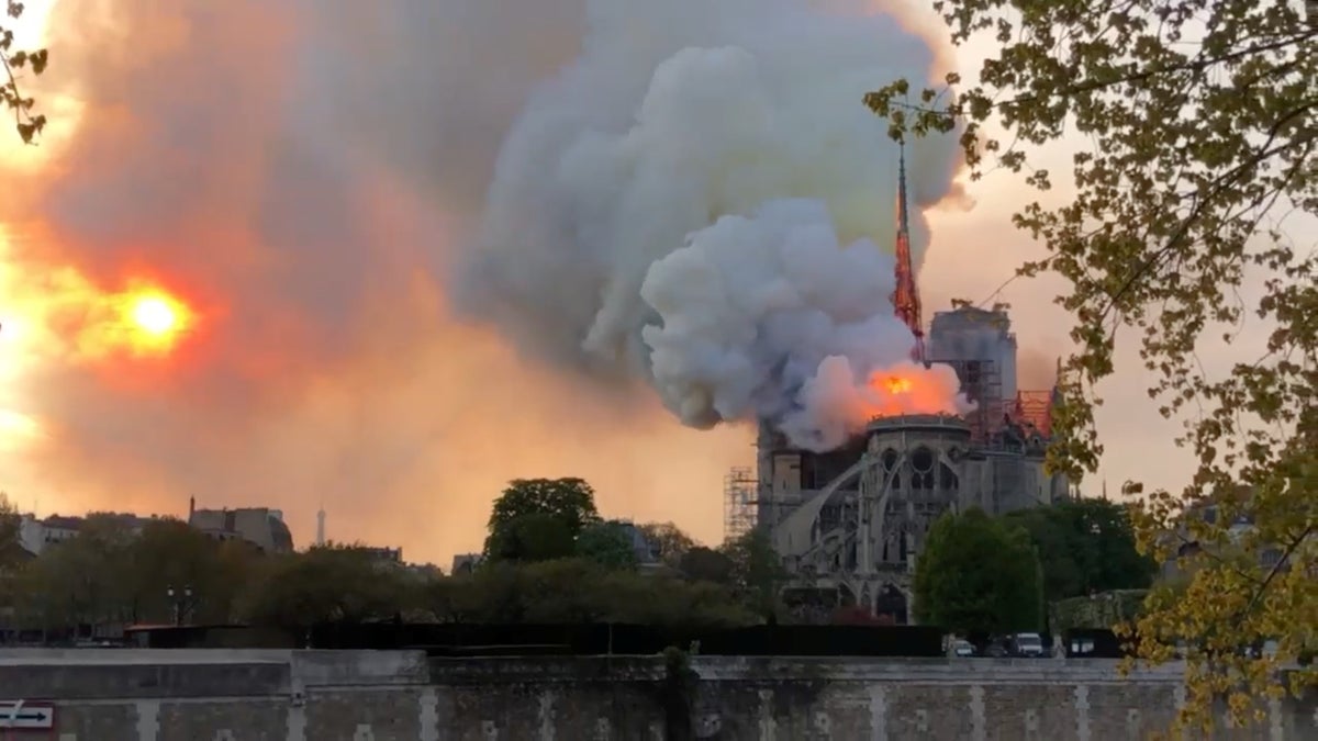 En fotos la catedral de Notre Dame de París se incendia y Francia pierde  uno de sus íconos arquitectónicos