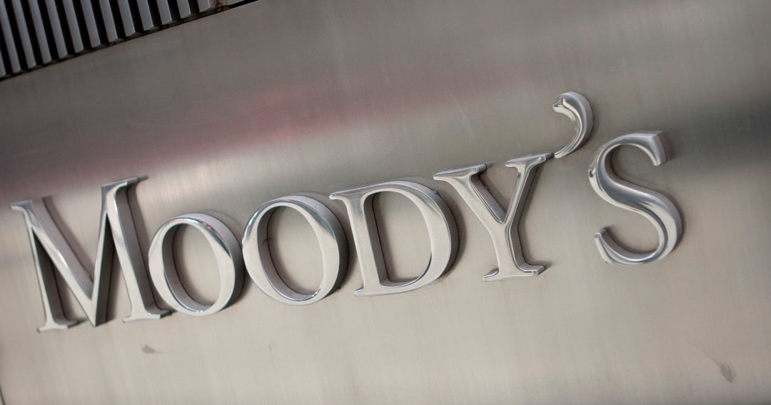 Moody's recorta panorama global de calificación soberana a 