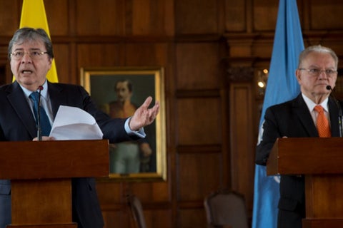 Carlos Holmes Trujillo y Roberto Stein