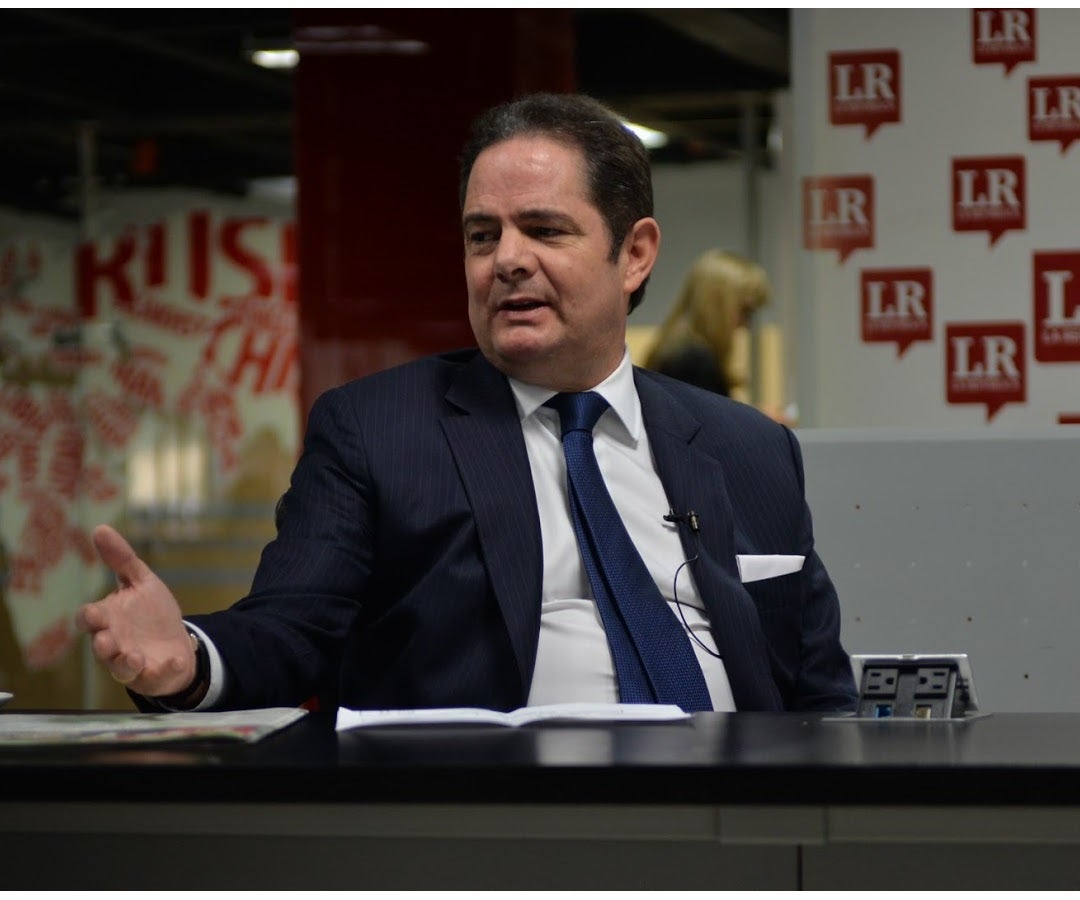 Vargas Lleras arremete contra el contrato del MinisterioTIC con Centros Poblados