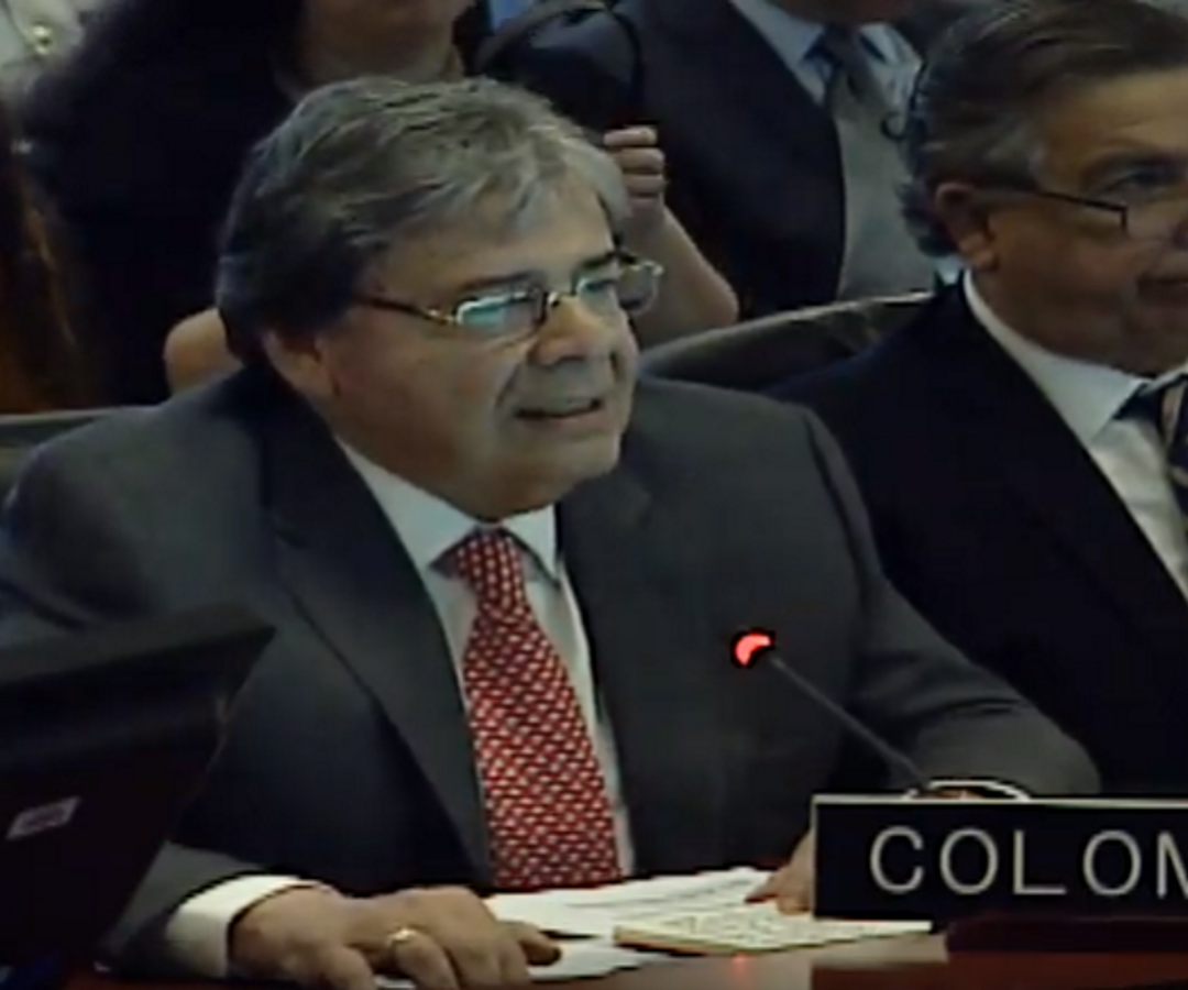 Carlos Holmes Trujillo Últimas noticias económicas de Carlos Holmes