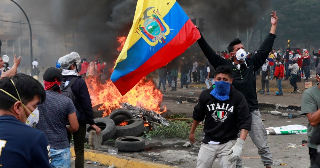 Mes de agitación en Chile comienza a infectar a los latinoamericanos