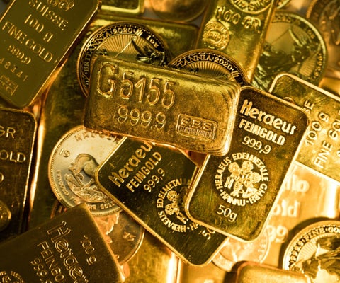 Precios del oro suben desde mínimos de un mes y medio pese al ímpetu del dólar