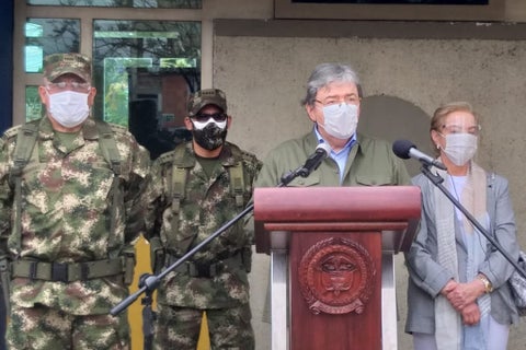 Ministro de defensa Carlos H (1)