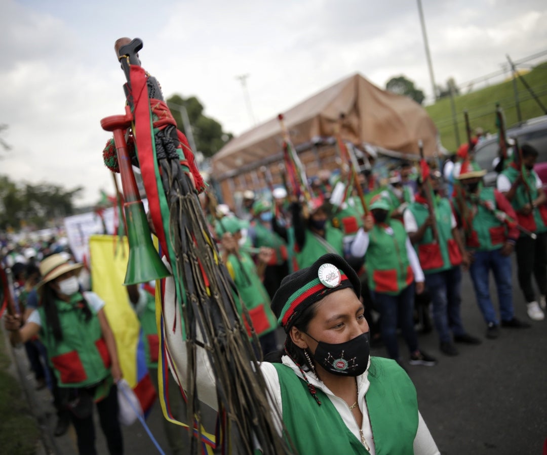 Avanza la marcha de la Minga Indígena hacia la Plaza de Bolívar, en el ...