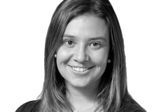 Carolina-Castro-de-la-Torre_asociada-a-Holland-&-Knight_web