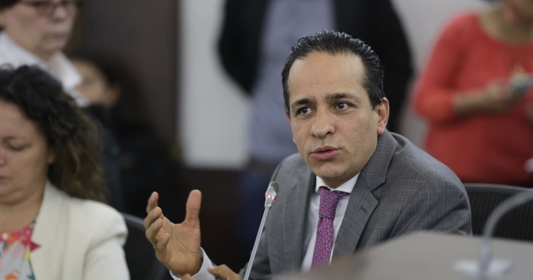 El senador Alexander López es el nuevo presidente del Polo Democrático  Alternativo