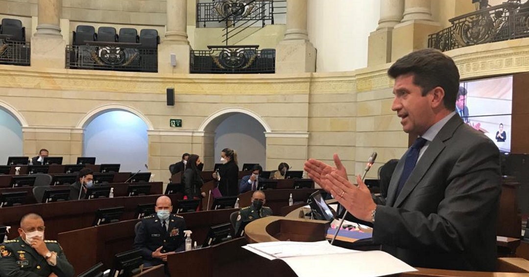 El Senado rechazó la moción de censura para el ministro de Defensa, Diego  Molano