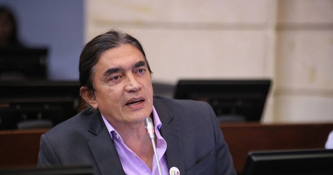 El senador Gustavo Bolívar explicó que tiene un acuerdo de pago en la Dian