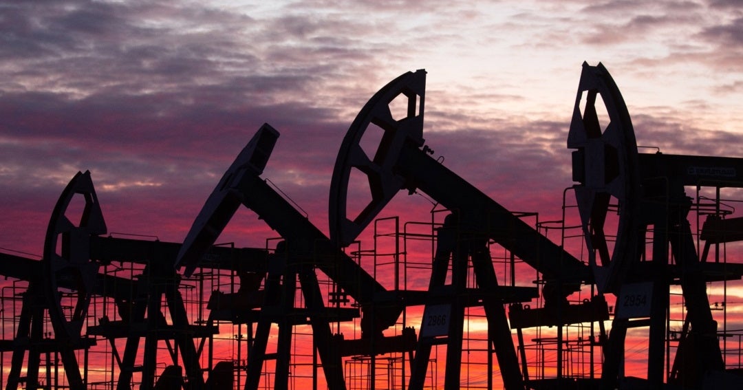 Opep+ acordará un ligero aumento de la producción en diciembre