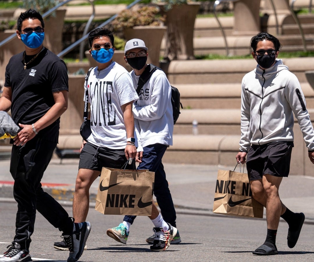 Equivalente proteccion Artefacto Nike alcanza un nuevo récord en ventas con un aumento en sus acciones en un  15%