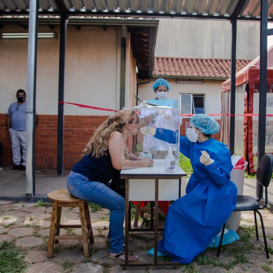 Paraguay, que escasea en vacunas, enfrenta cifra récord de ...