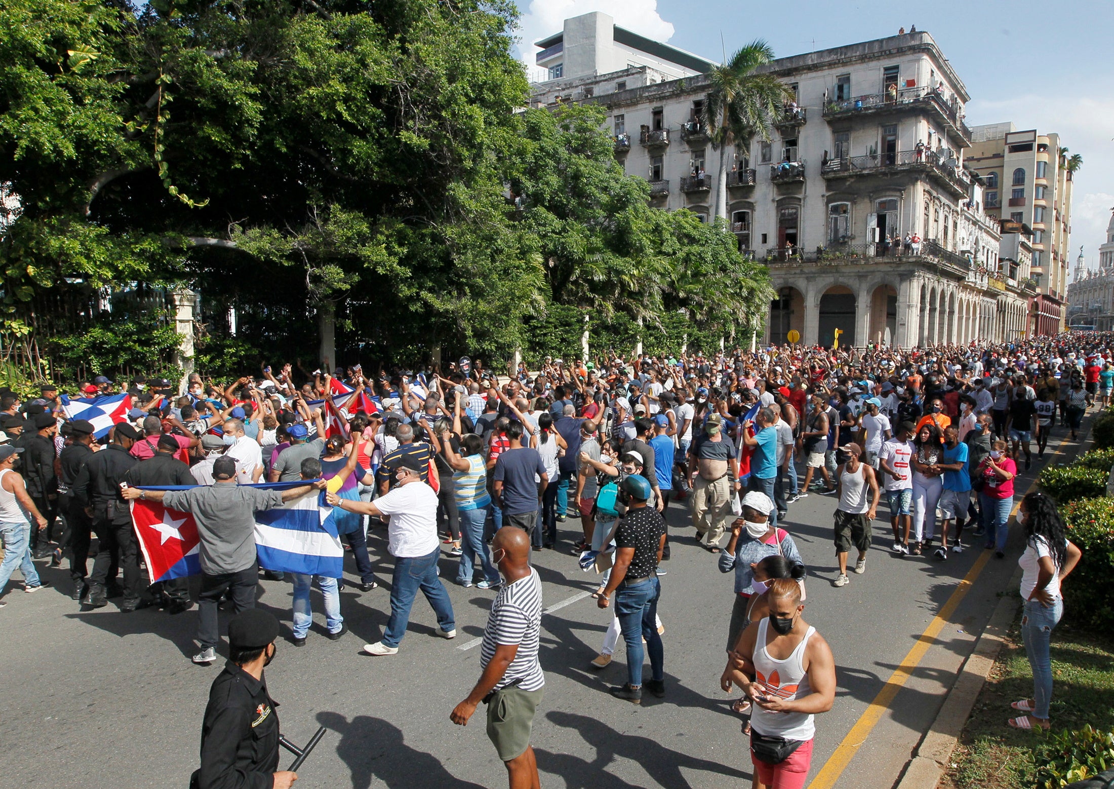 Manifestantes en Cuba salieron a las calles a protestar contra el