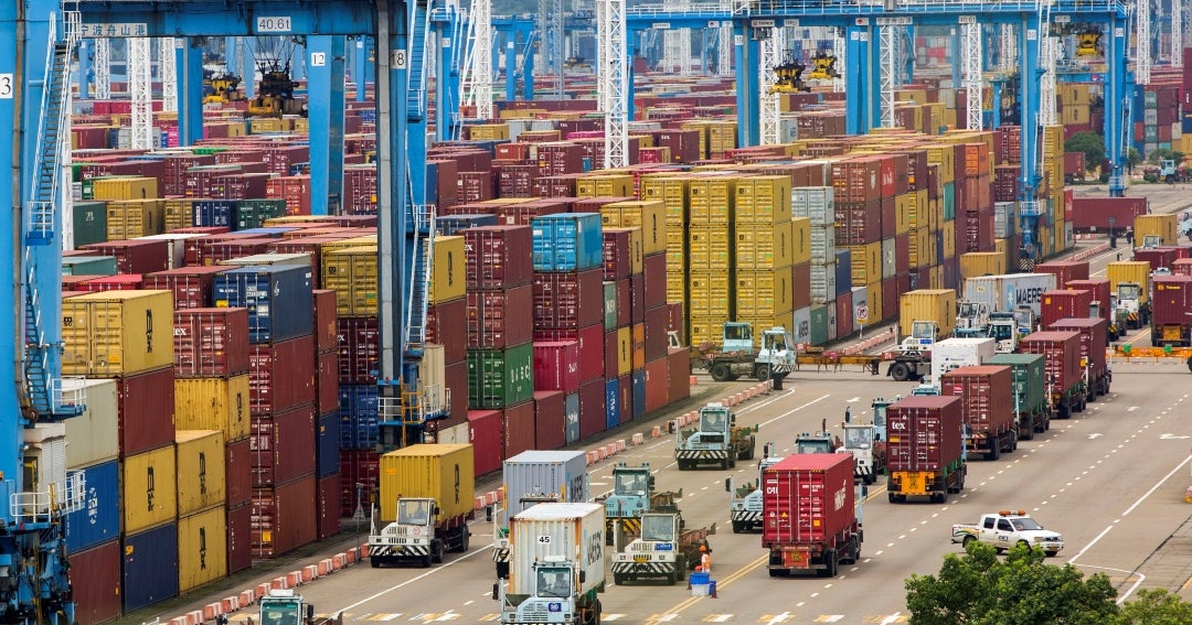 Tras el cierre de dos semanas, los barcos volvieron a atracar en el puerto de Ningbo