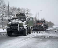 2022-02-25T134906Z_1064974936_RC2WQS93Z7UH_RTRMADP_3_UKRAINE-CRISIS-ROADS