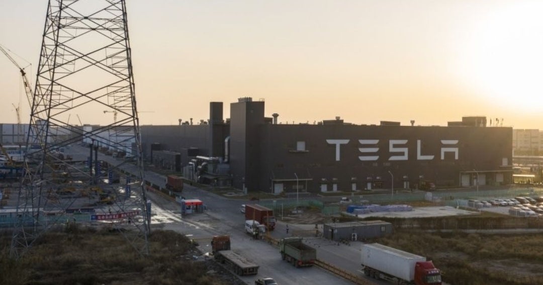 Tesla ripristina 8.000 lavoratori nello stabilimento di Shanghai dopo la chiusura del Covid