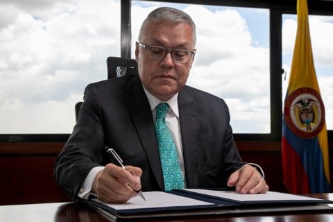 Néstor Iván Osuna se posesionó como el nuevo ministro de Justicia y de Derecho