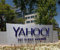 Yahoo, Bloomberg