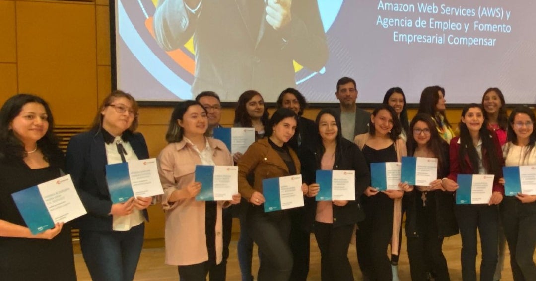 Amazon Web Services formó a mujeres en herramientas digitales y ...