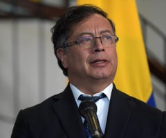 16 Gustavo Petro
