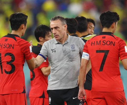 El director técnico de Corea del Sur renuncia tras la derrota ante Brasil en el Mundial