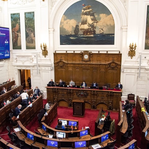 Los partidos políticos chilenos acuerdan intentar de nuevo reescribir