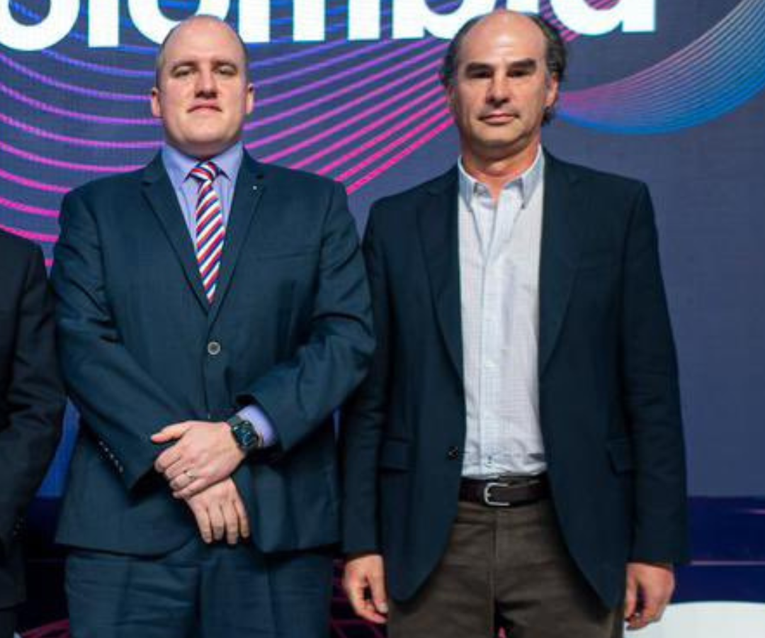 Pavel Eichner, director de la oficina de CzechTrade en Colombia, junto con Juan Camilo Nariño, presidente de la Asociación Colombiana de Minería.