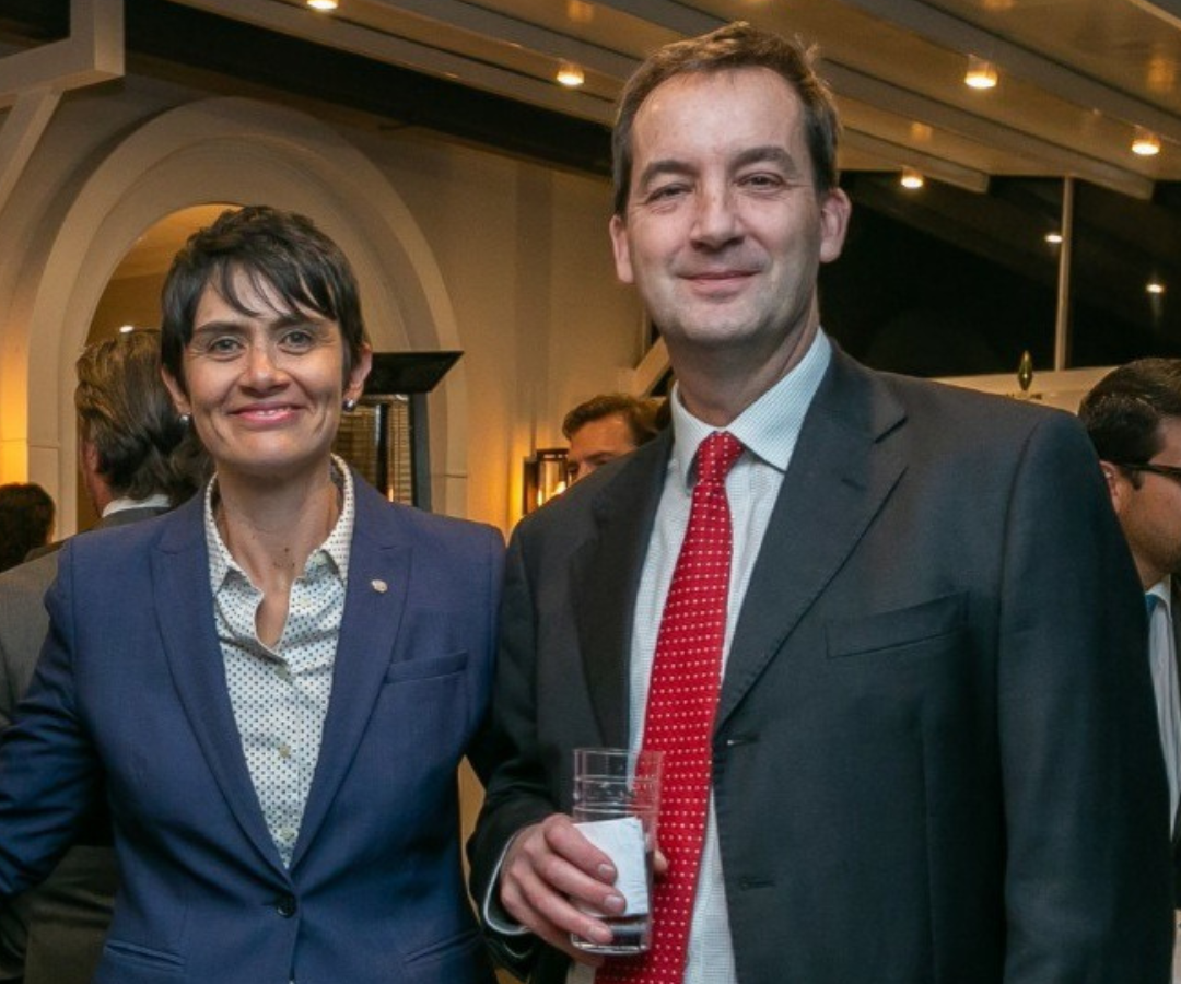 Ana Duque, presidente de Shell en Colombia, y Nick Allan, CEO de Control Risks, hicieron parte del lanzamiento del informe de riesgos para 2023.