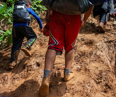 Migrantes en la selva del Darién