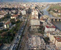 La provincia de Hatay, al sur de Turquía, y afectada por el primer temblor del año, nuevamente sufrió los movimientos telúricos. Foto: Reuters