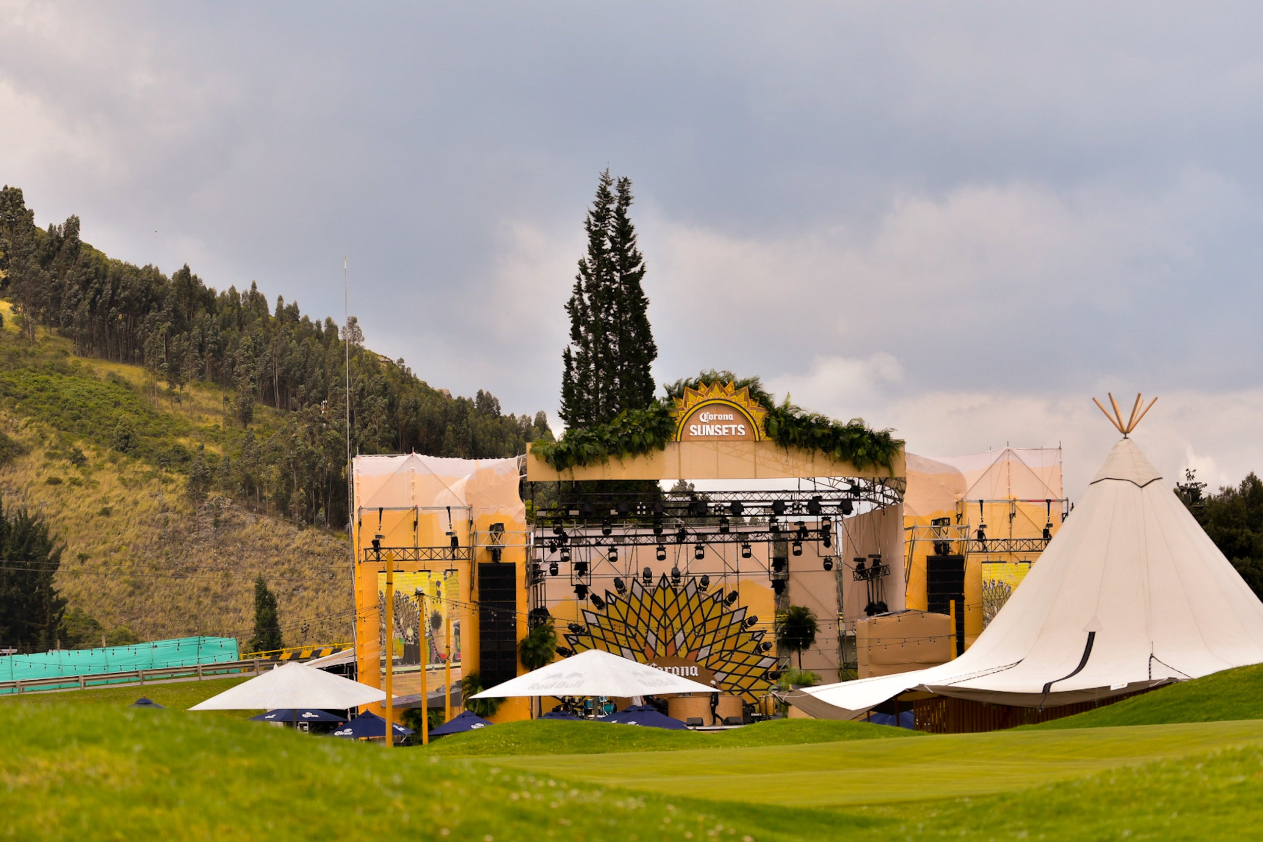 Cerveza Corona anunció su lanzamiento del Corona Sunsets World Tour 2023 en Colombia. 