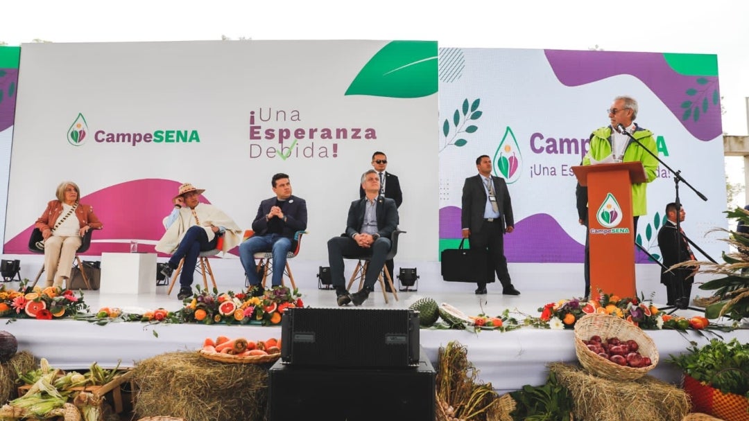 Cecilia López, ministra de Agricultura; Gustavo Petro, presidente de La República; Nicolás García, gobernador de Cundinamarca; Gian Gerometta, alcalde de Mosquera; y Jorge Eduardo Londoño, director del Sena - Presidencia de la República