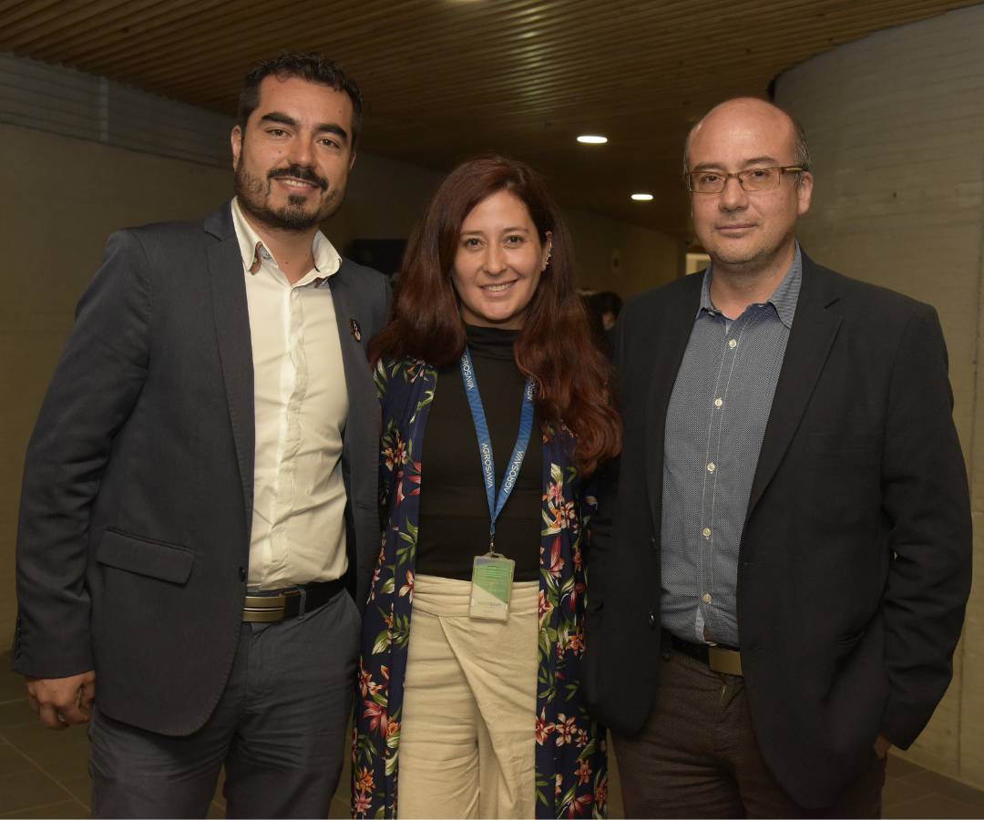 Simón Buriticá, de Colciencias; Verónica Tibaduisa y Edison Suárez estuvieron en el foro convocado por el Gobierno y la Academia Colombiana de Ciencias Exactas y Naturales.