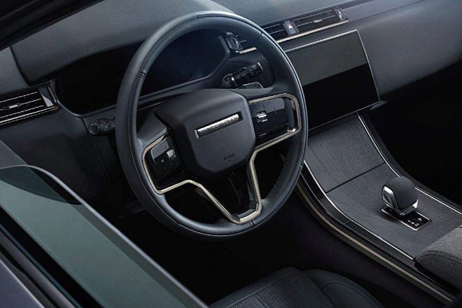 e sigue ofreciendo una opción de habitáculo sin cuero, incluyendo nuevos materiales y diseños para los asientos. La opción con materiales veganos combina la lana de la firma danesa Kvadrat, expertos en el sector textil, con inserciones de tejido de poliuretano de Ultrafabrics, que exhiben un nuevo motivo perforado en forma de espiga de diamante.