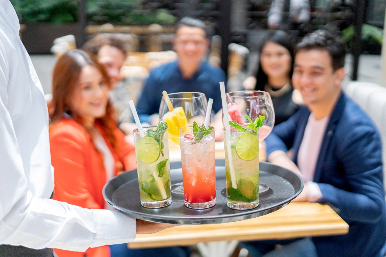 Capitalino Restaurant en Hyatt ofrece dos tipos de brunch los fines de semana desde las 12:00 p.m. hasta las 4:00 p.m. con música en vivo o DJ a lo largo del servicio.