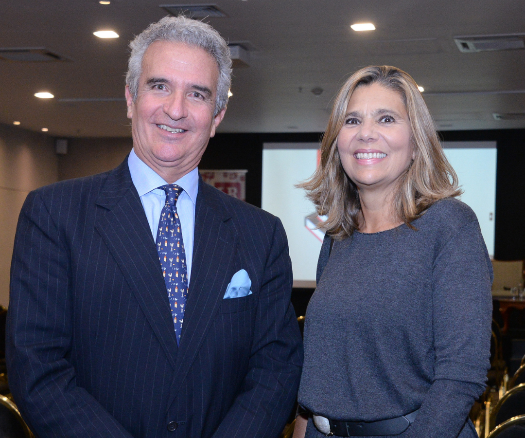 Sergio Ocampo y Ángela Gómez llegaron al club El Nogal para el lanzamiento del libro.