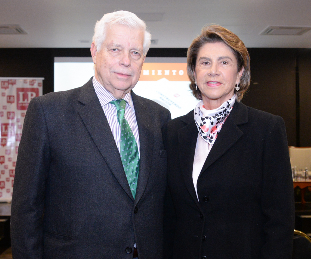 Alberto Guillermo Ramírez y María Cristina Ordóñez en el lanzamiento del libro Construyendo Nación.