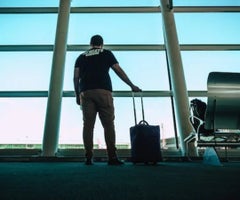 Turistas afectados por Viva Air