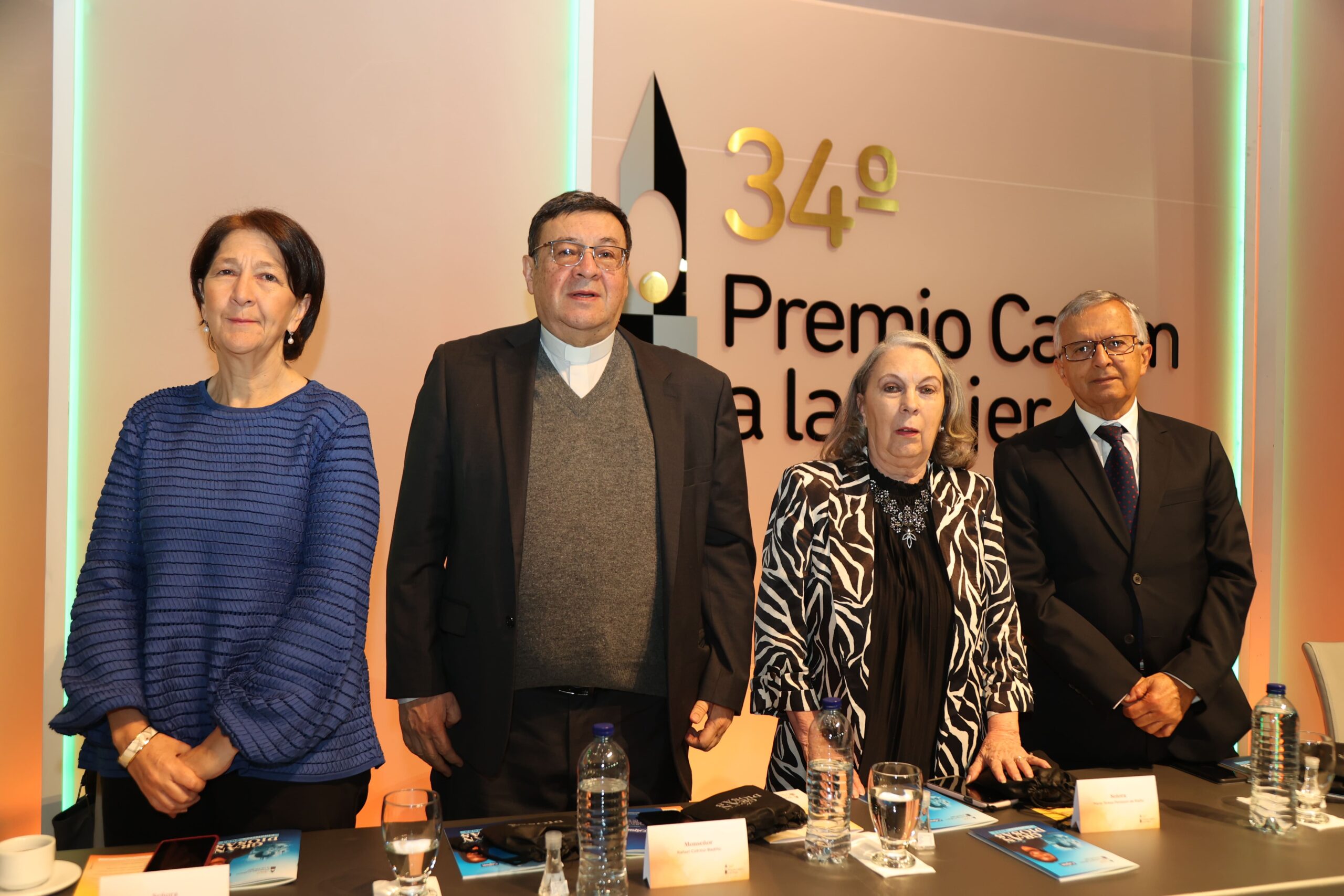 María Luisa Zuleta, Rafael Cotrino Badillo, María Teresa Peresson de Riaño y Germán Santamaría