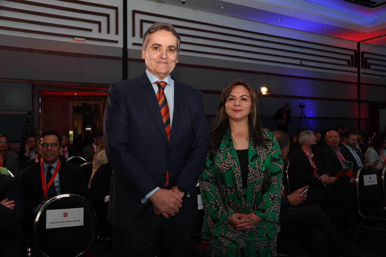 El gerente general de La República, Sergio Quijano Llano, en compañía de la ministra de las TIC, Sandra Milena Urrutia, quien fue la encargada de dar la conferencia inicial del evento.