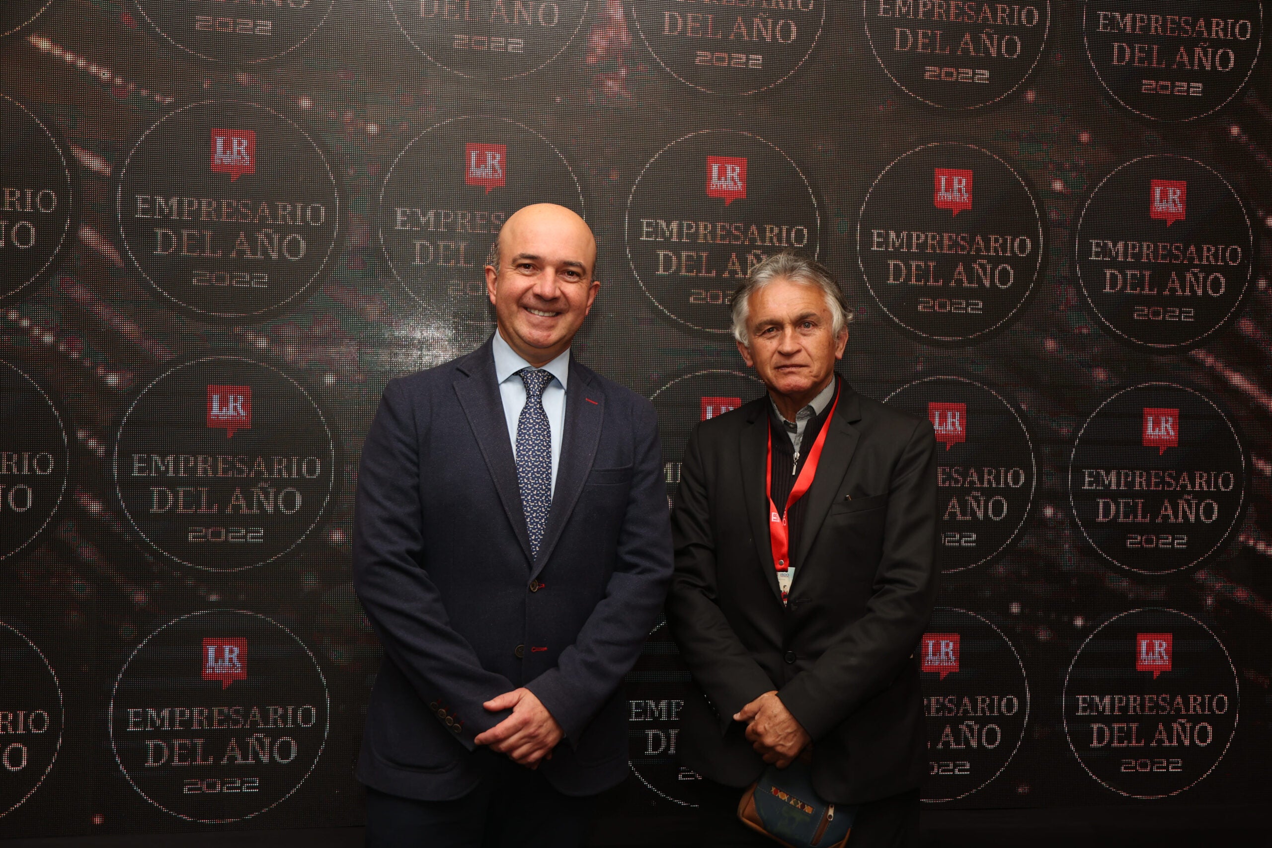 Ricardo Salazar, gerente general de Los Coches; en compañía de Jairo Romero Campos, presidente de la Corporación Multiferial en el club El Nogal.