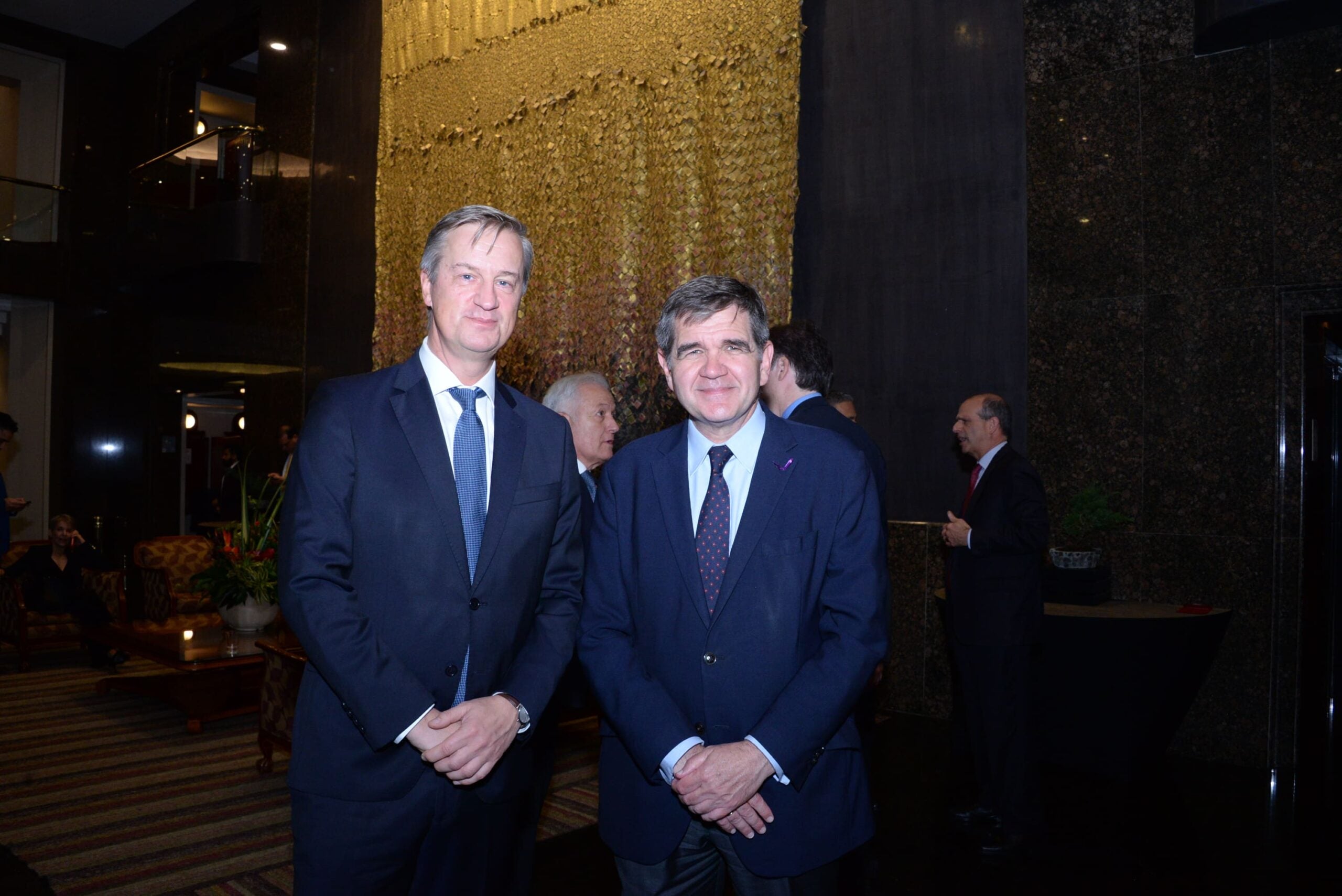 El embajador de Dinamarca, Erik Høeg y su homólogo de España, Joaquín de Arístegui